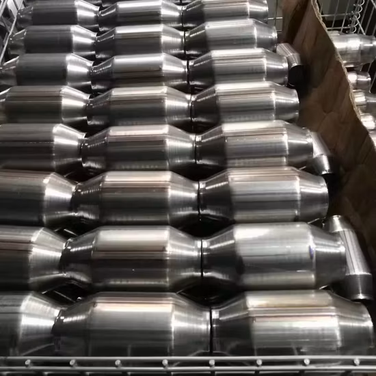 Convertitore catalitico universale a tre vie con sistema di scarico per auto con catalizzatore ceramico