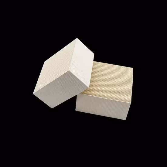 Catalizzatore ceramico a nido d'ape diametro 100 * 100 mm per il trattamento degli scarichi di automobili